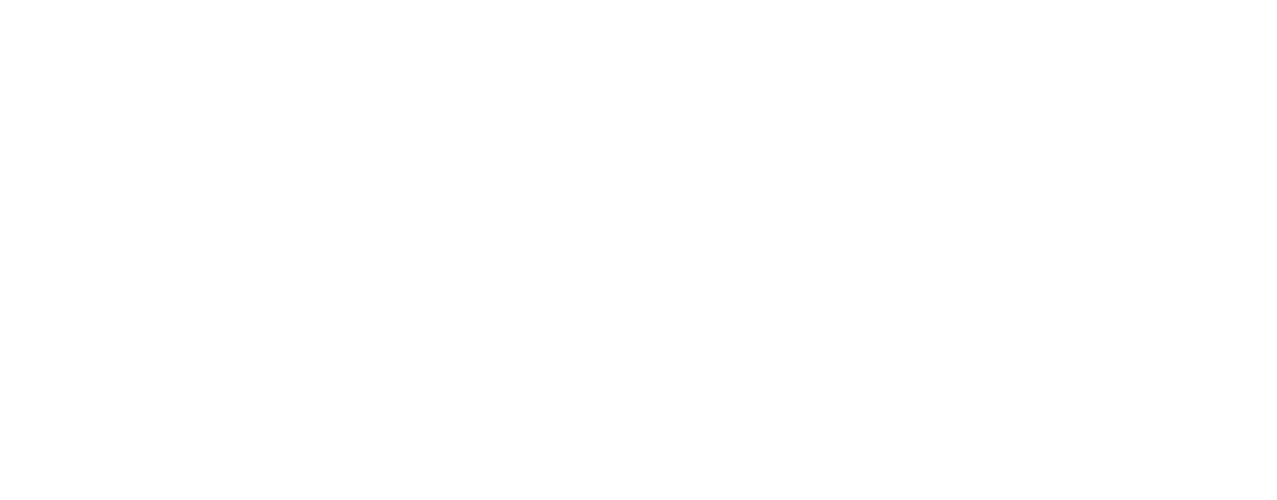 Pune pe fundul paharului 2 fire de ment   Ajut  dac   nainte le ba i  ntre palme pentru a elibera din arom   Taie jum   